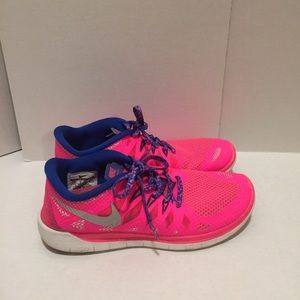 Like new Nike tennis shoes size 6.5. OBO